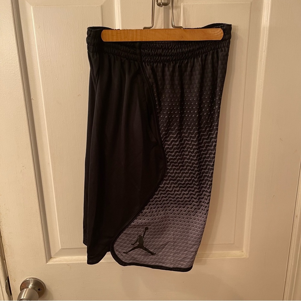 BARELY WORN black and grey Jordan basketball shorts, mens medium.